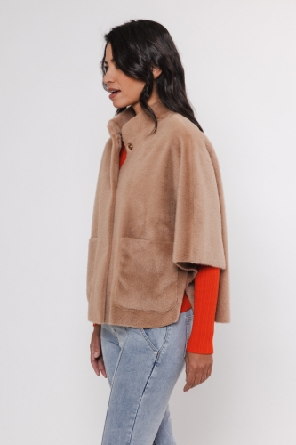 Faux fur cape Twig -