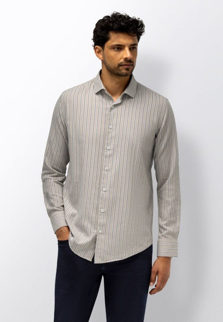 113310 113310 [Shirts LM] 8759 taupe donk