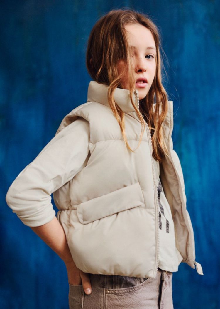 Vest 33 Almond