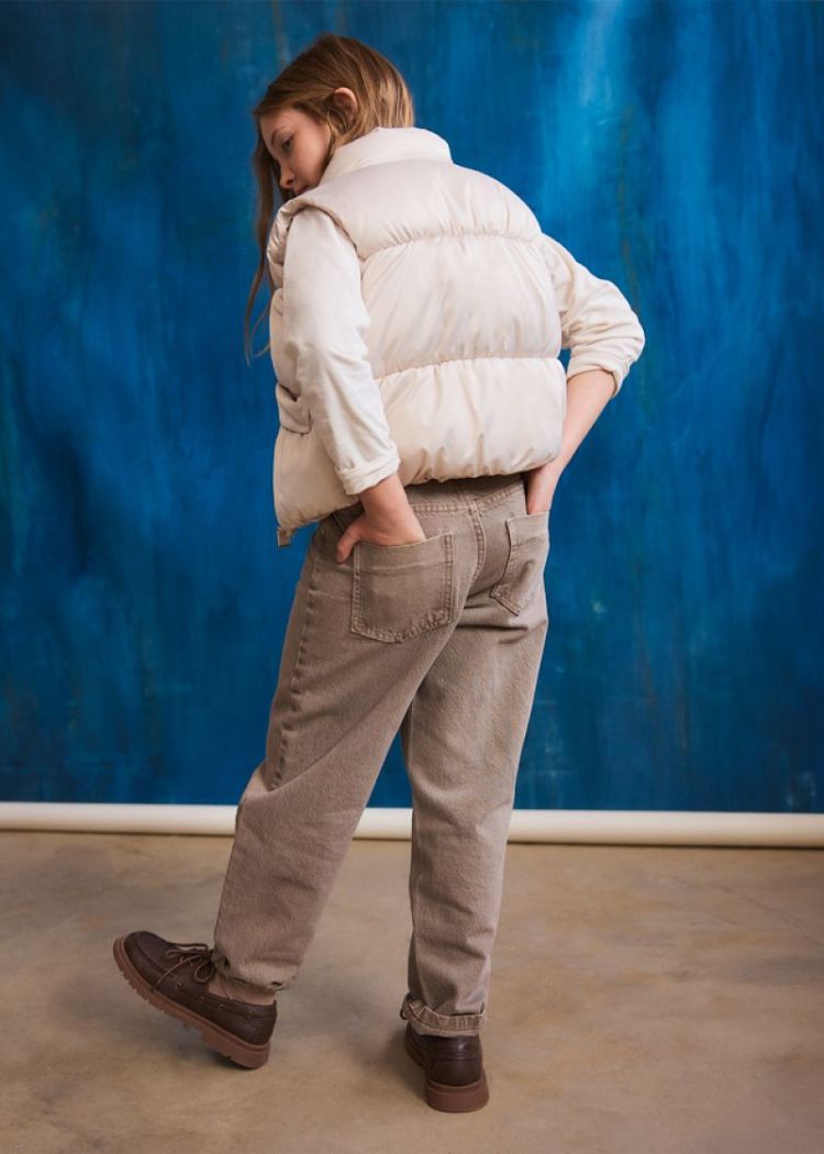 Vest 33 Almond