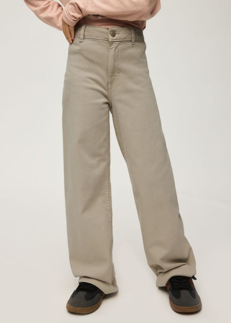 Long trousers 84 whiteboard