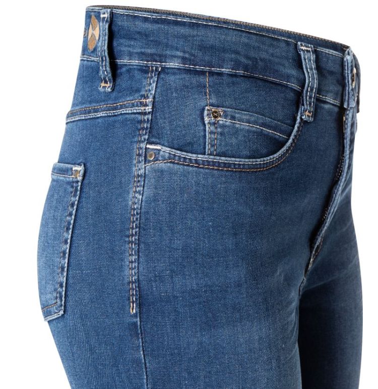 123704 123704 D569 mid blue a