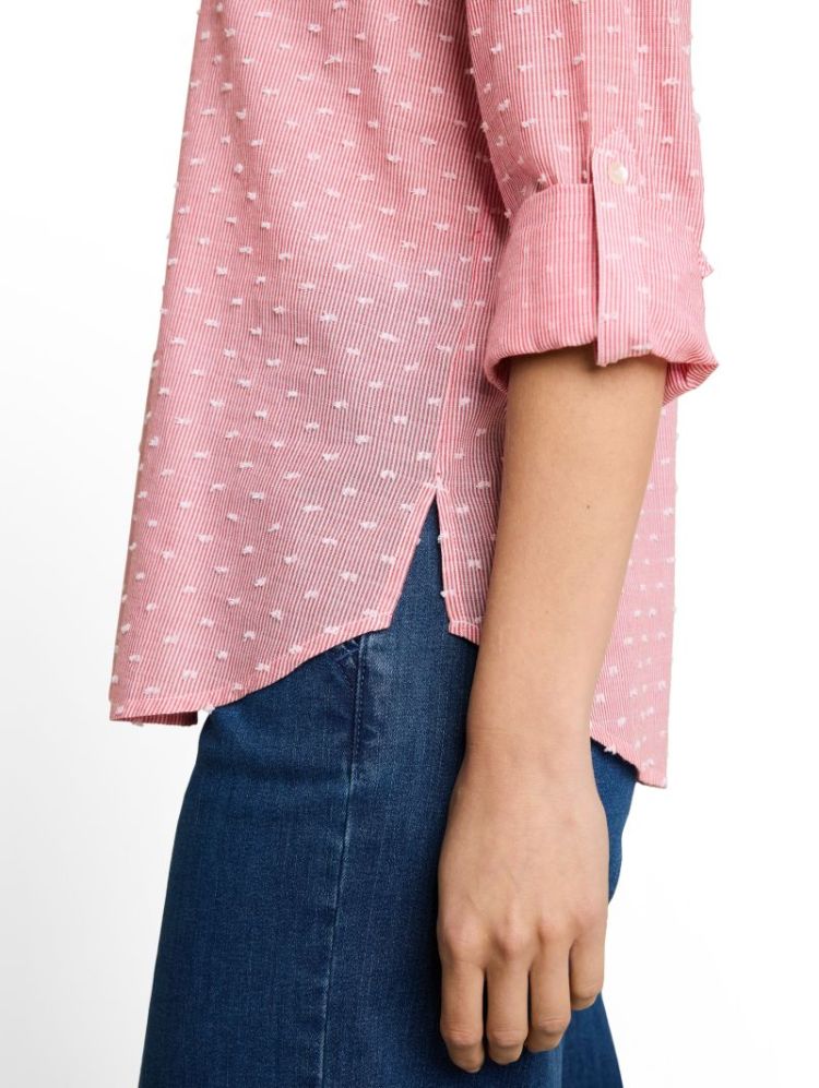 000000 702020 [blouse with] 40554 red dobby