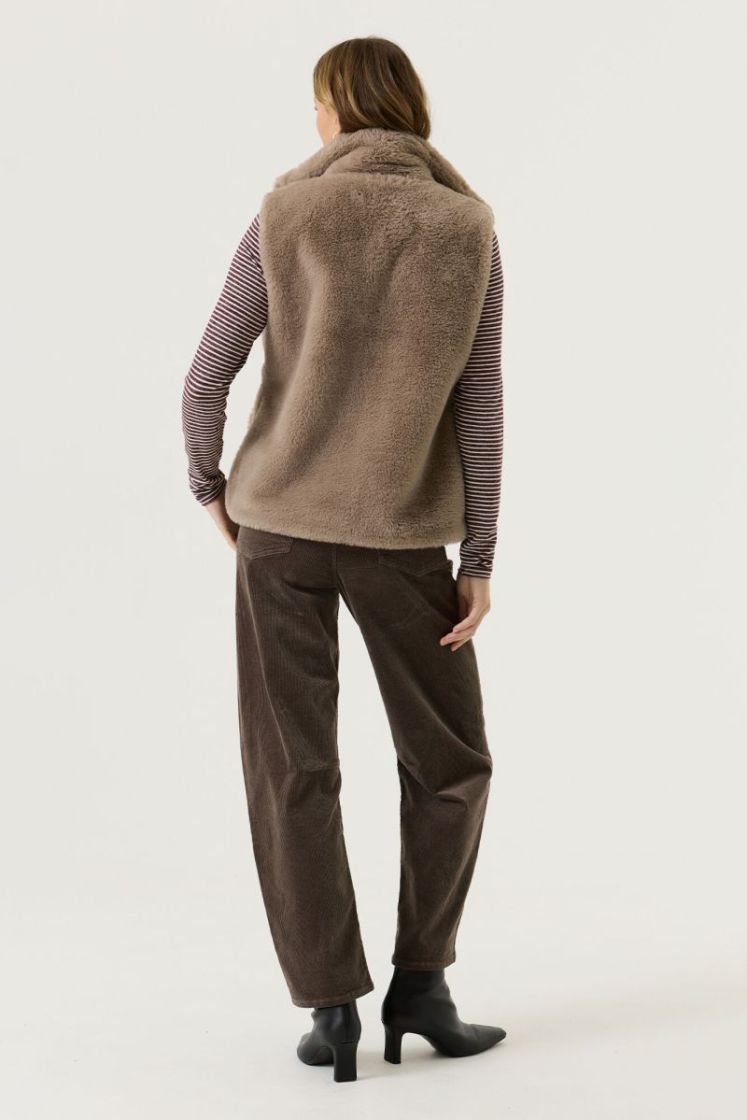 122130 09 [rt + gilet] 4656 graphite m